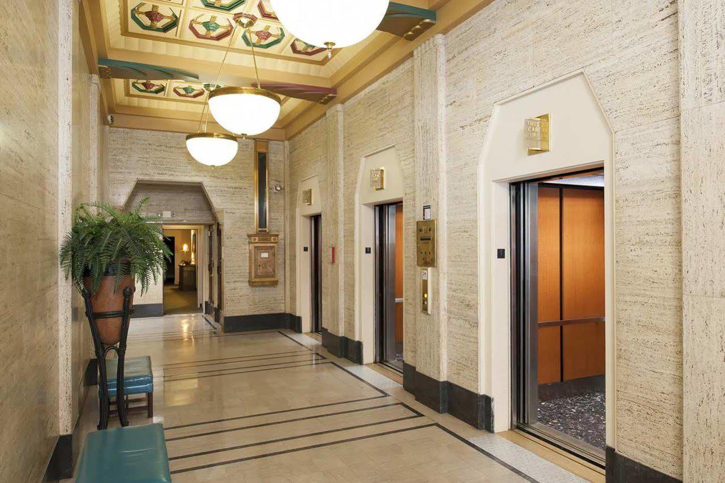 Marriott East Hotel 3*